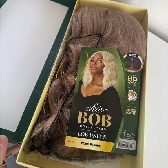 Sensationnel Chic Bob Lob Unit 5 Wig - Pearl Blonde - Picture 3 of 3